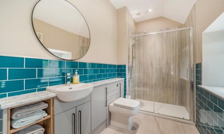 4 Bed in Shawhead 3