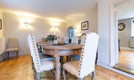 8 Bed in Beaconsfield 7