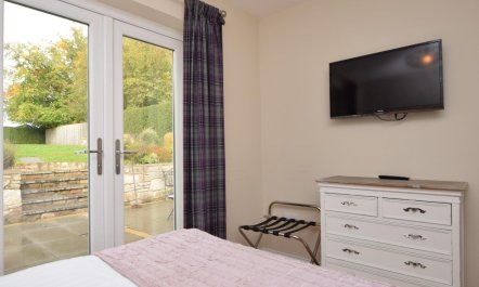 2 Bed in Roslin 5