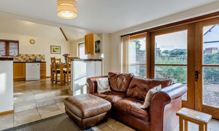 2 Bed in Shrewsbury 1