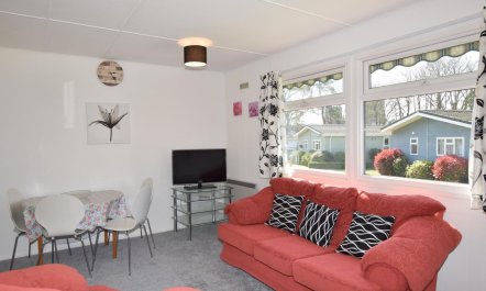 2 Bed in Holt 1