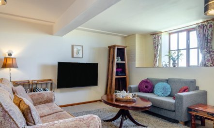 2 Bed in Godshill 1