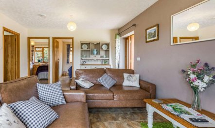 2 Bed in Worcester 4