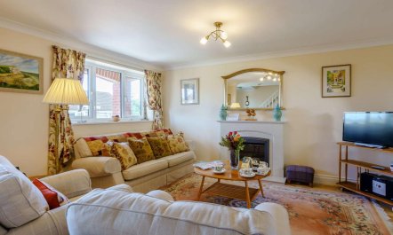 2 Bed in Totland Bay 4