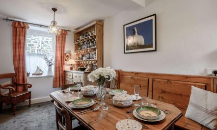 2 Bed in Llwyngwril 2