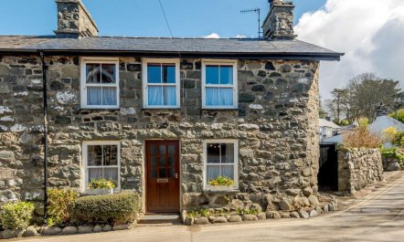 2 Bed in Llwyngwril
