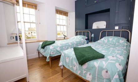 2 Bed in Tenby 9
