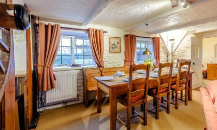 4 Bed in Honiton 2