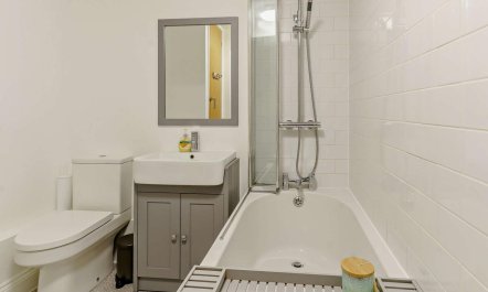 3 Bed in Carmarthen 9
