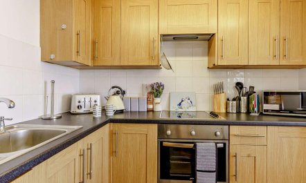 3 Bed in Carmarthen 4