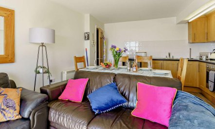 3 Bed in Carmarthen 2