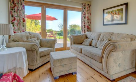 4 Bed in Worth Matravers 1