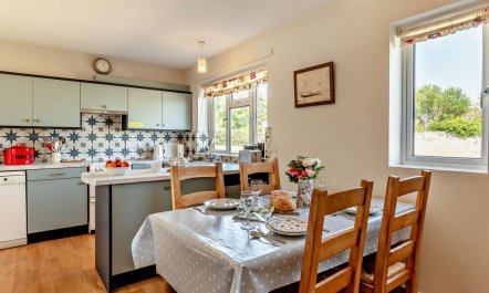 2 Bed in Kingsbridge 4