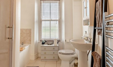 4 Bed in Pembroke 9