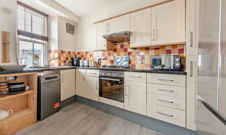 4 Bed in Pembroke 1