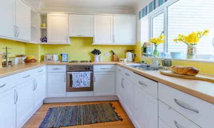 3 Bed in Freshwater East 5