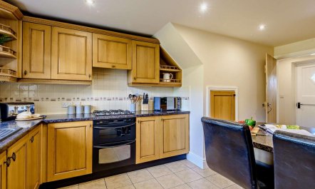 3 Bed in Conwy 8
