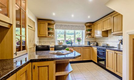 3 Bed in Conwy 7