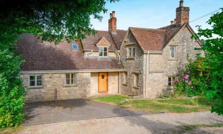 5 Bed in Wareham