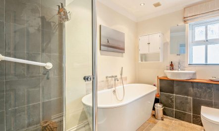 4 Bed in Bognor Regis 9