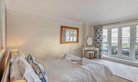 4 Bed in Bognor Regis 8