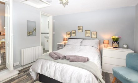 1 Bed in Freshwater 6