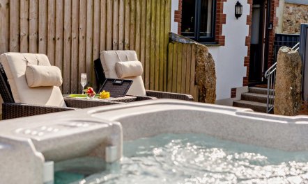 1 Bed in Trebudannon