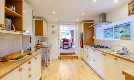 4 Bed in Ross-on-wye 5