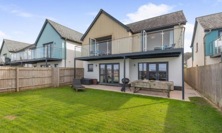 4 Bed in Westward Ho! 1