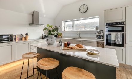 4 Bed in Westward Ho! 8