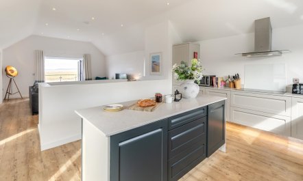 4 Bed in Westward Ho! 9