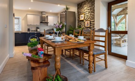4 Bed in Llandysul 6