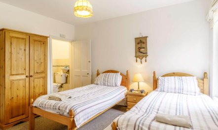 3 Bed in Thornham 8