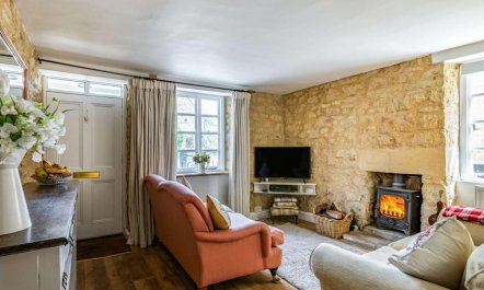 2 Bed in Cheltenham 1