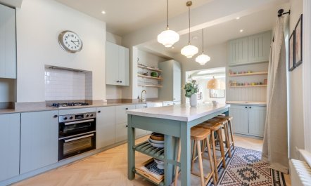 5 Bed in Pevensey Bay 2