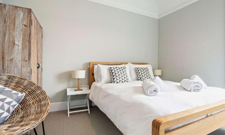 5 Bed in Pevensey Bay 2