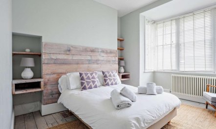 5 Bed in Pevensey Bay 3