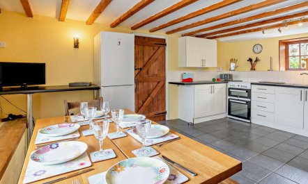 3 Bed in Aberaeron 1