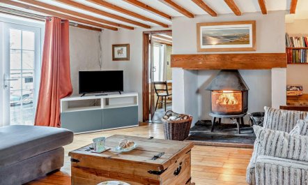 3 Bed in Llwyncelyn 3