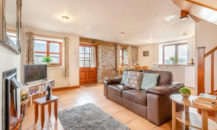 4 Bed in Cynghordy 0