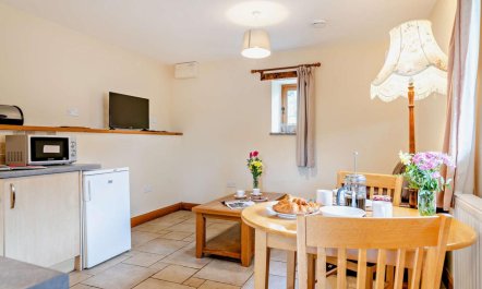 1 Bed in Crickhowell 6