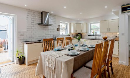 4 Bed in Ilfracombe 1