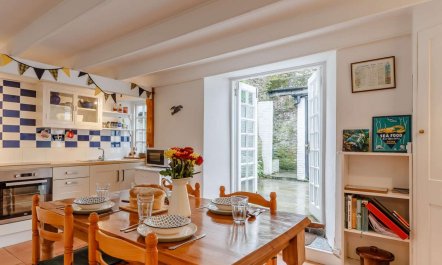 2 Bed in Fowey 5