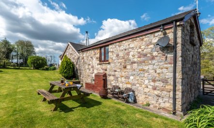 1 Bed in Ystradgynlais