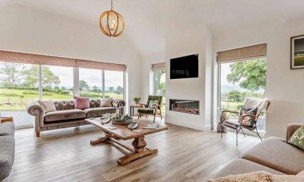 5 Bed in Denbigh 2