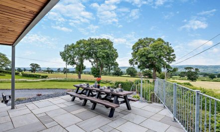 5 Bed in Denbigh 9