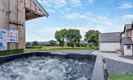 5 Bed in Denbigh 3