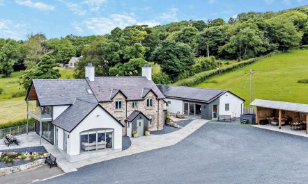 5 Bed in Denbigh