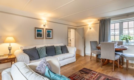 2 Bed in Bridport 3