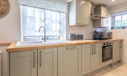2 Bed in Bridport 8